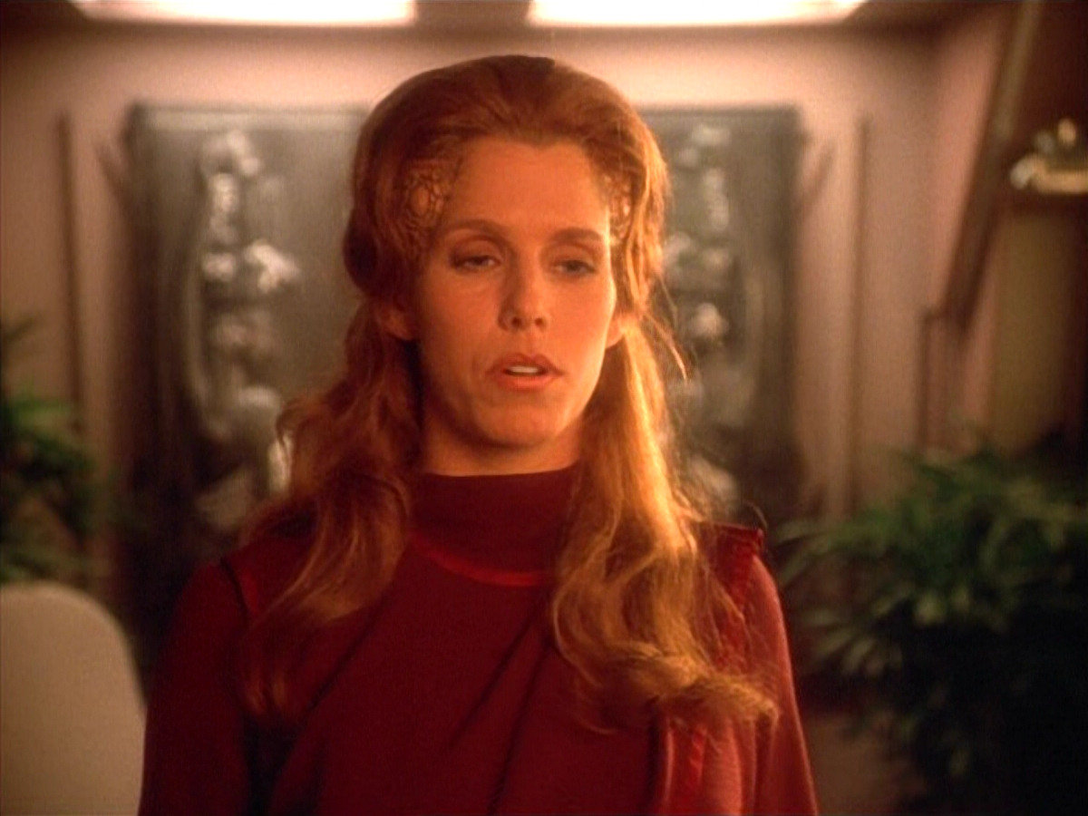 extant_StarTrek_VOY_4x09-YearOfHellPart2_03795.jpg