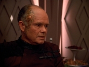 extant_StarTrek_VOY_4x09-YearOfHellPart2_00657.jpg