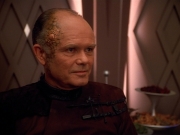 extant_StarTrek_VOY_4x09-YearOfHellPart2_00695.jpg