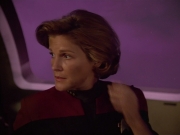 extant_StarTrek_VOY_4x09-YearOfHellPart2_01026.jpg