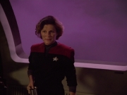 extant_StarTrek_VOY_4x09-YearOfHellPart2_01056.jpg