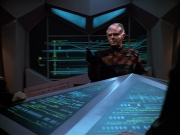 extant_StarTrek_VOY_4x09-YearOfHellPart2_02333.jpg