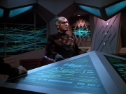 extant_StarTrek_VOY_4x09-YearOfHellPart2_02335.jpg
