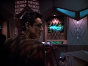 extant_StarTrek_VOY_4x09-YearOfHellPart2_02434.jpg