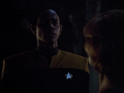 extant_StarTrek_VOY_4x09-YearOfHellPart2_03095.jpg