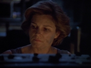 extant_StarTrek_VOY_4x09-YearOfHellPart2_03472.jpg