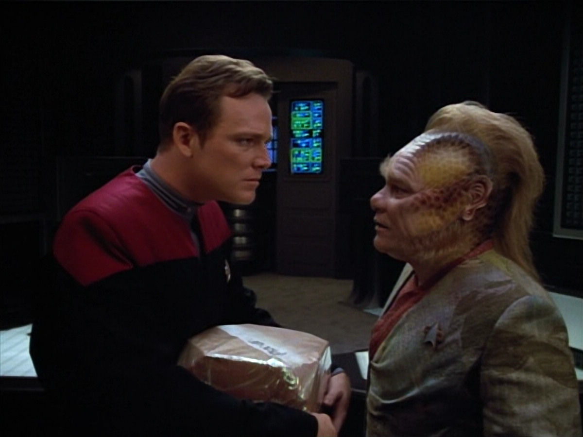 extant_StarTrek_VOY_4x10-RandomThoughts_00047.jpg
