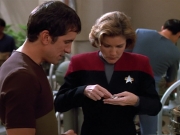 extant_StarTrek_VOY_4x10-RandomThoughts_00242.jpg