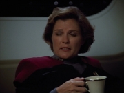 extant_StarTrek_VOY_4x10-RandomThoughts_03729.jpg