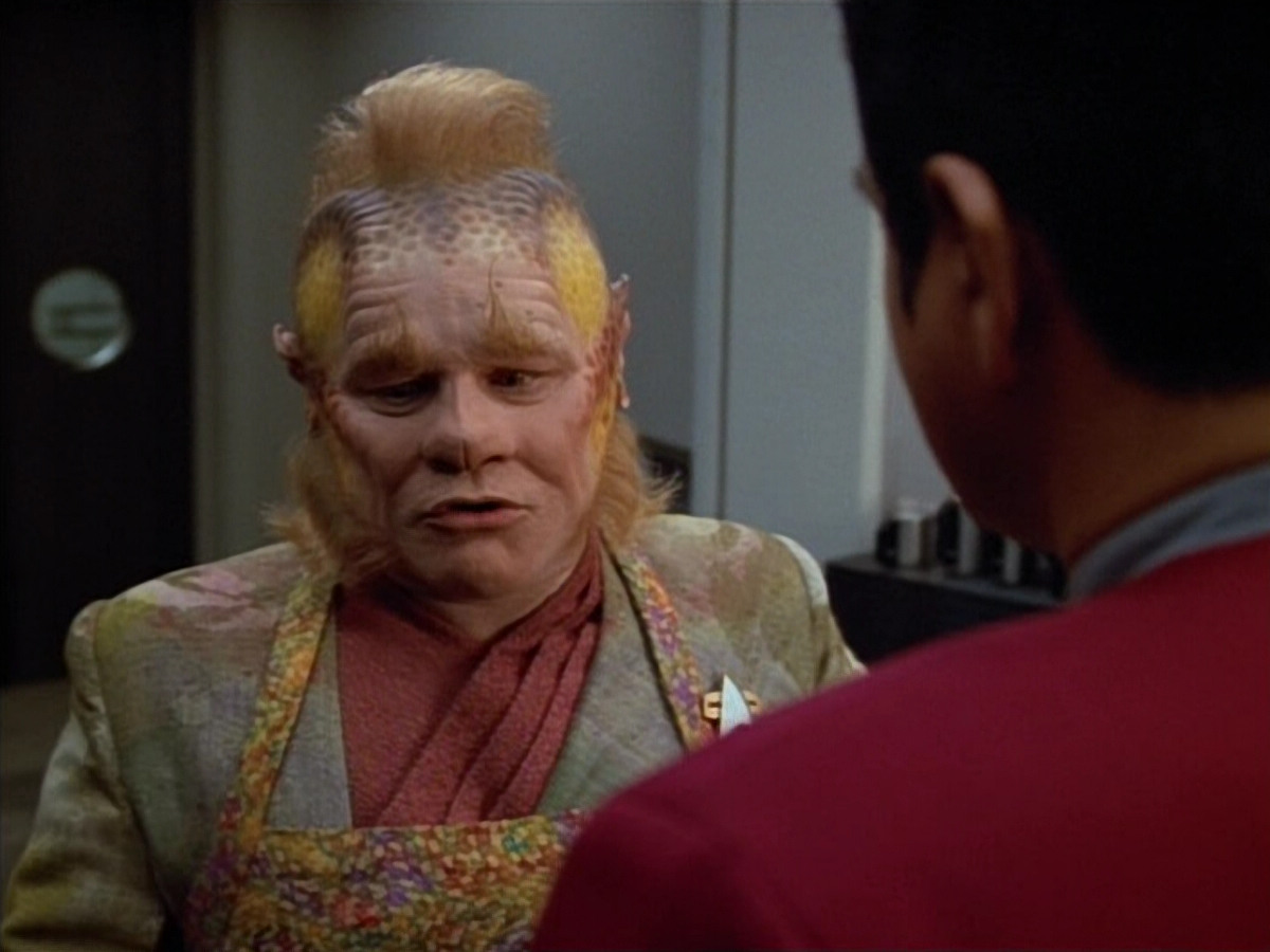extant_StarTrek_VOY_4x12-MortalCoil_00052.jpg