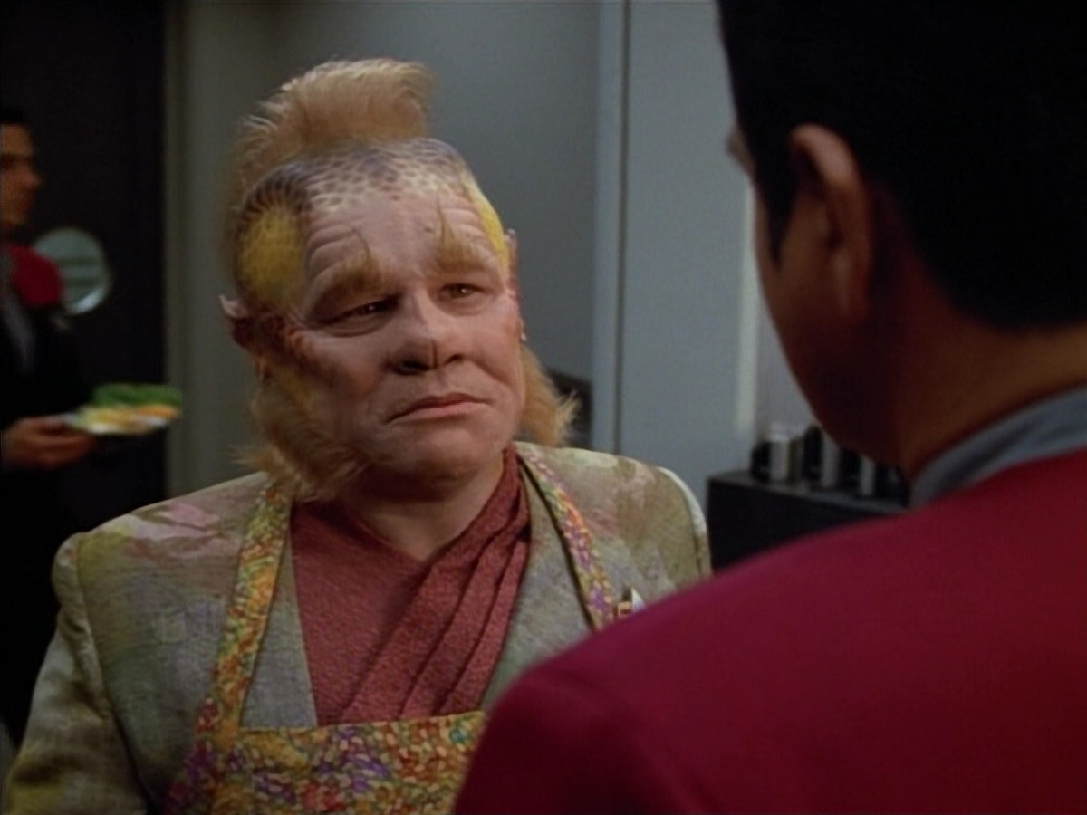 extant_StarTrek_VOY_4x12-MortalCoil_00054.jpg