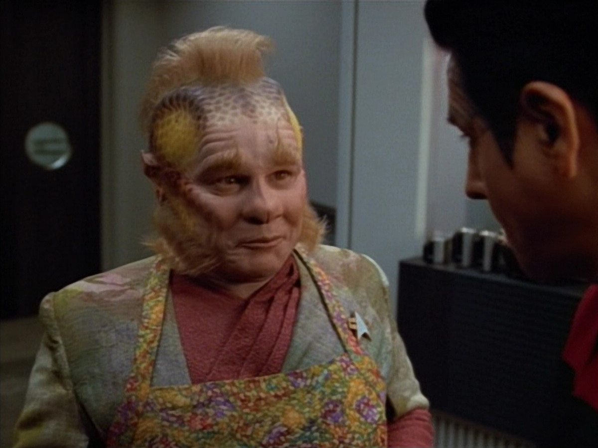 extant_StarTrek_VOY_4x12-MortalCoil_00064.jpg