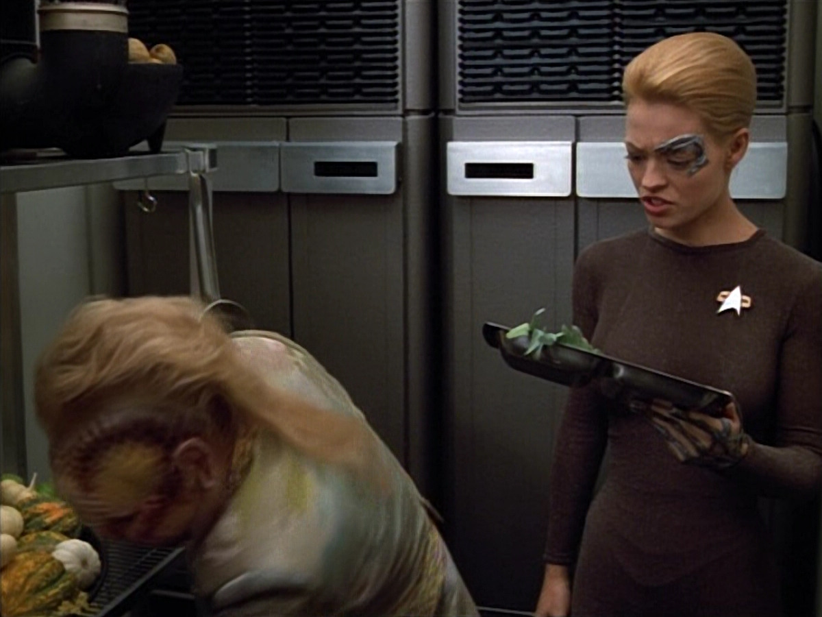 extant_StarTrek_VOY_4x12-MortalCoil_00090.jpg