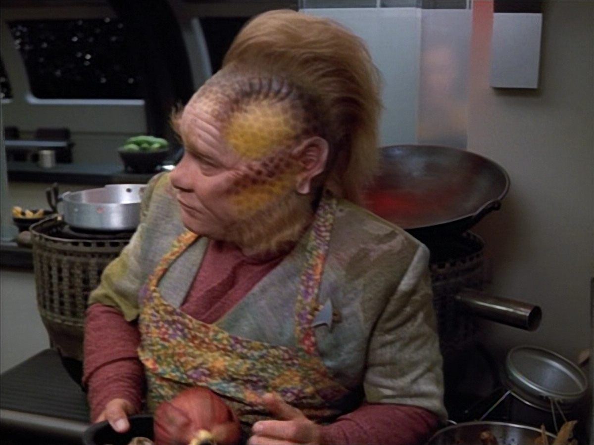 extant_StarTrek_VOY_4x12-MortalCoil_00105.jpg