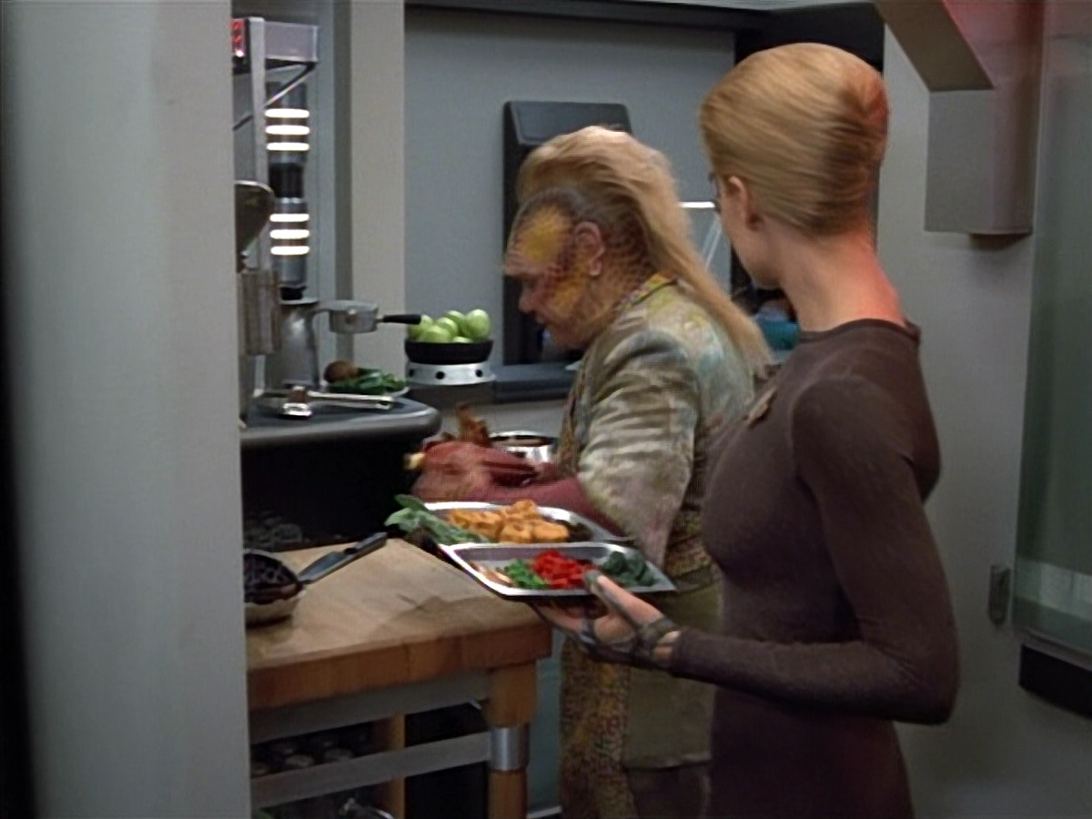 extant_StarTrek_VOY_4x12-MortalCoil_00113.jpg