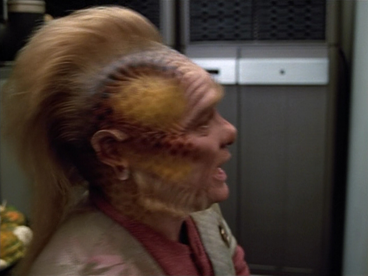 extant_StarTrek_VOY_4x12-MortalCoil_00143.jpg
