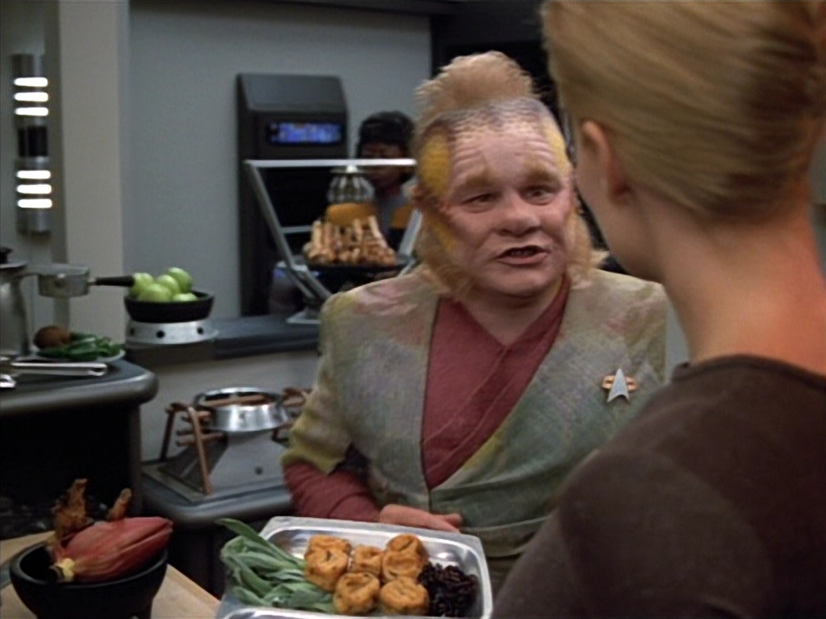 extant_StarTrek_VOY_4x12-MortalCoil_00153.jpg