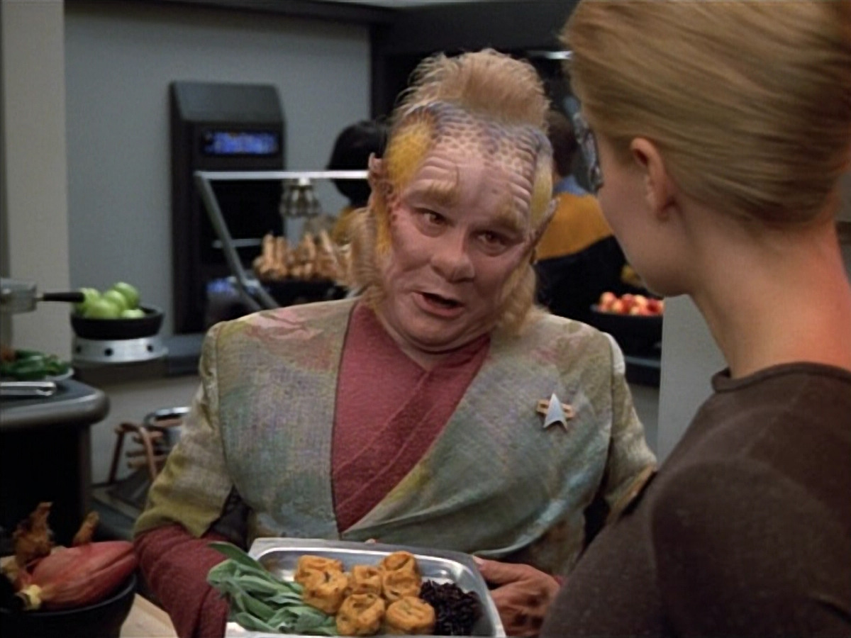 extant_StarTrek_VOY_4x12-MortalCoil_00159.jpg