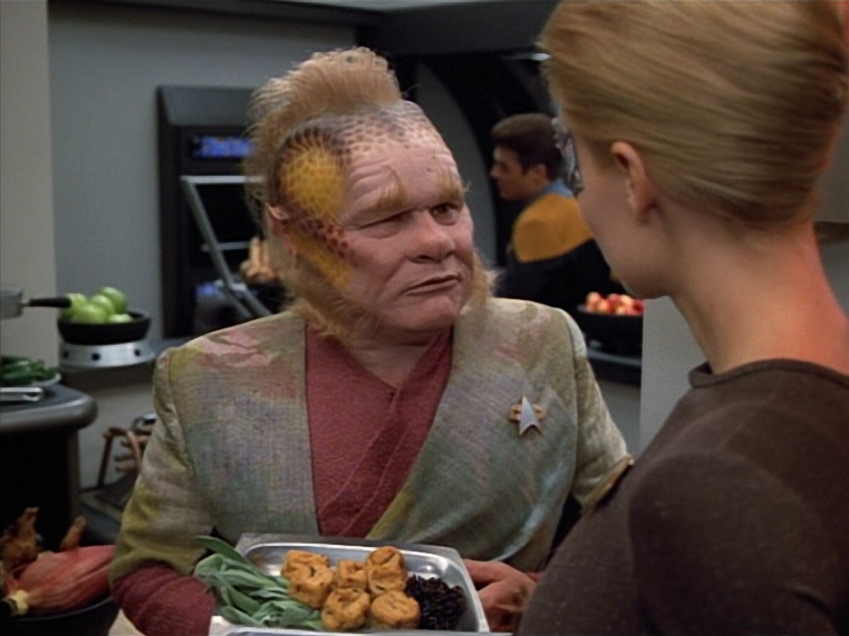 extant_StarTrek_VOY_4x12-MortalCoil_00161.jpg
