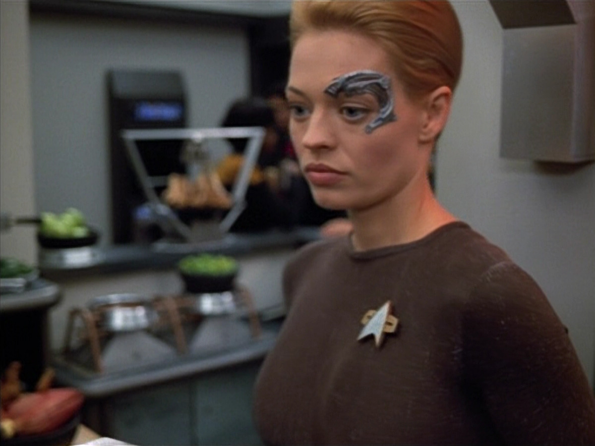 extant_StarTrek_VOY_4x12-MortalCoil_00169.jpg