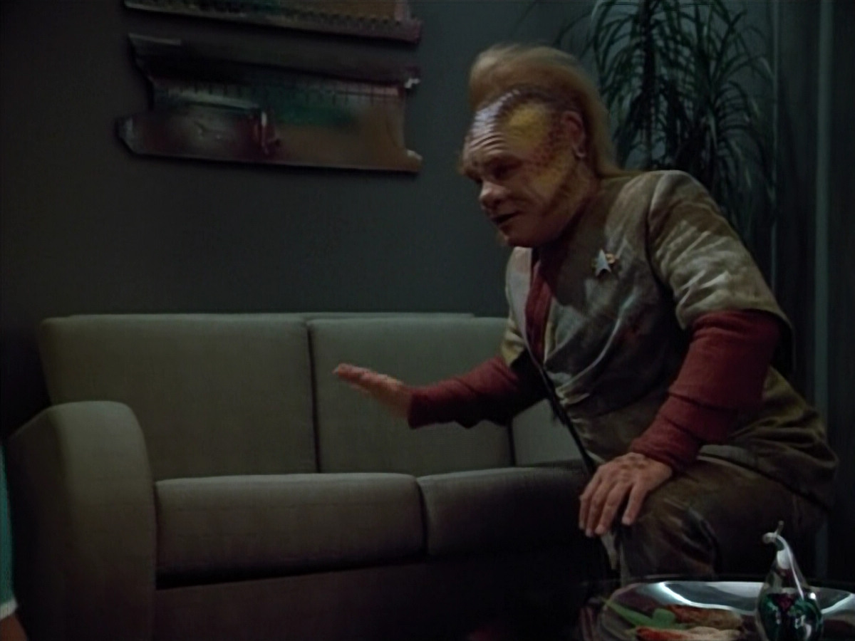 extant_StarTrek_VOY_4x12-MortalCoil_00173.jpg