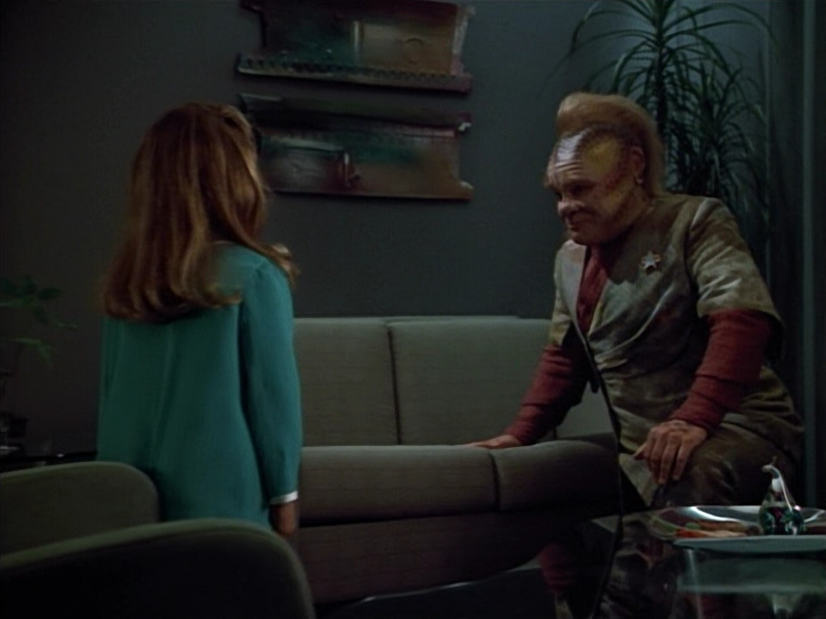 extant_StarTrek_VOY_4x12-MortalCoil_00176.jpg