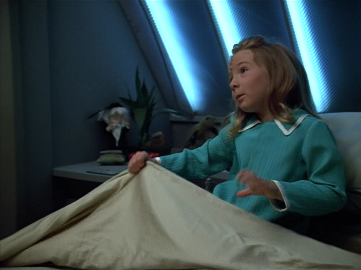 extant_StarTrek_VOY_4x12-MortalCoil_00227.jpg