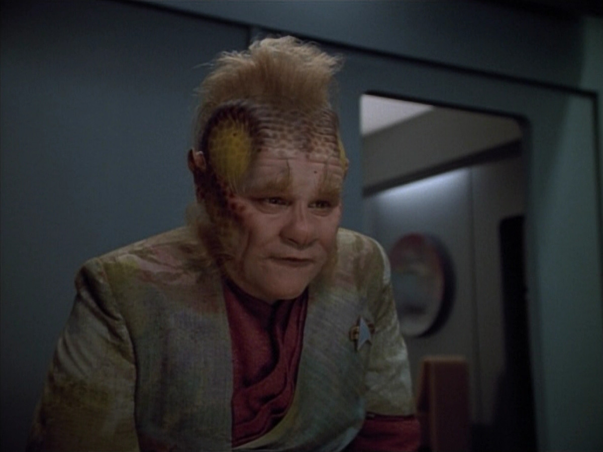 extant_StarTrek_VOY_4x12-MortalCoil_00244.jpg