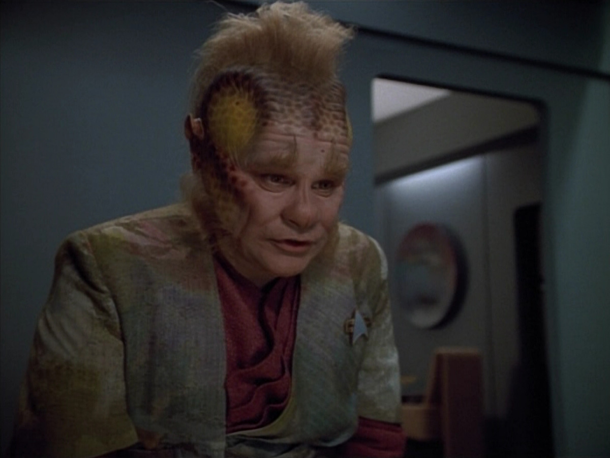 extant_StarTrek_VOY_4x12-MortalCoil_00251.jpg