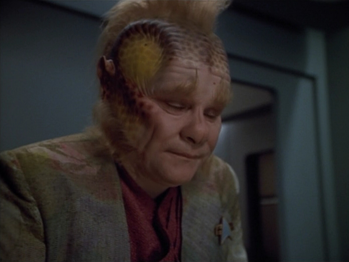 extant_StarTrek_VOY_4x12-MortalCoil_00268.jpg