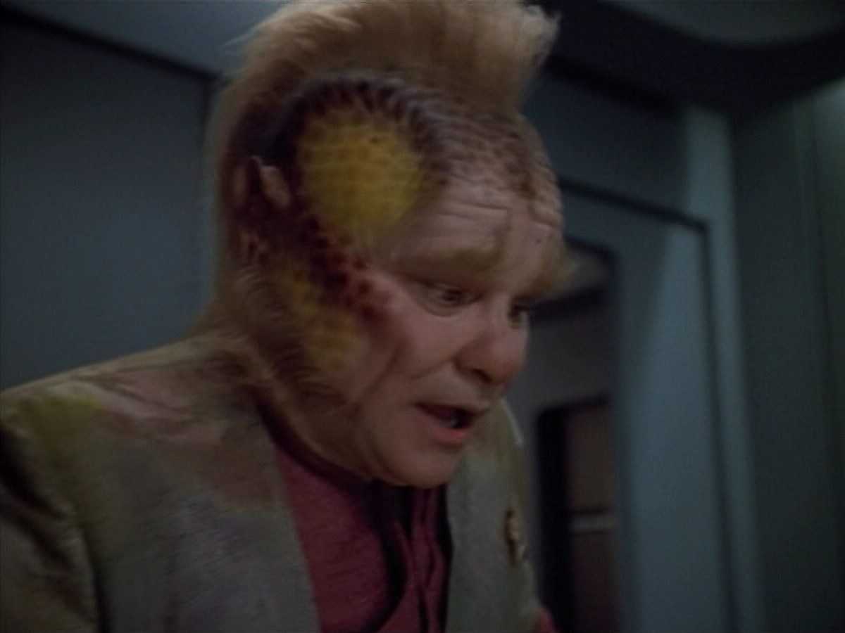 extant_StarTrek_VOY_4x12-MortalCoil_00285.jpg