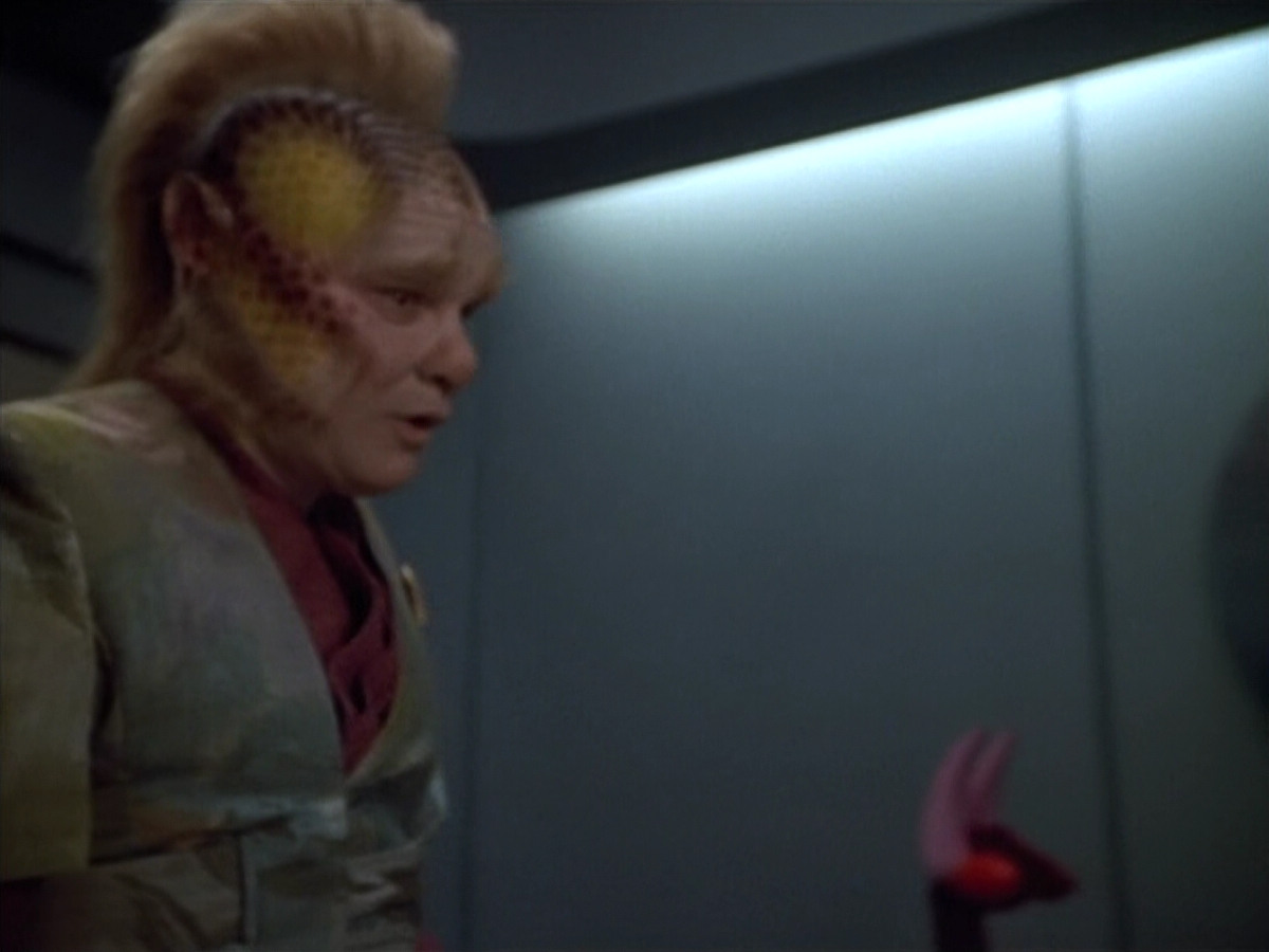 extant_StarTrek_VOY_4x12-MortalCoil_00287.jpg
