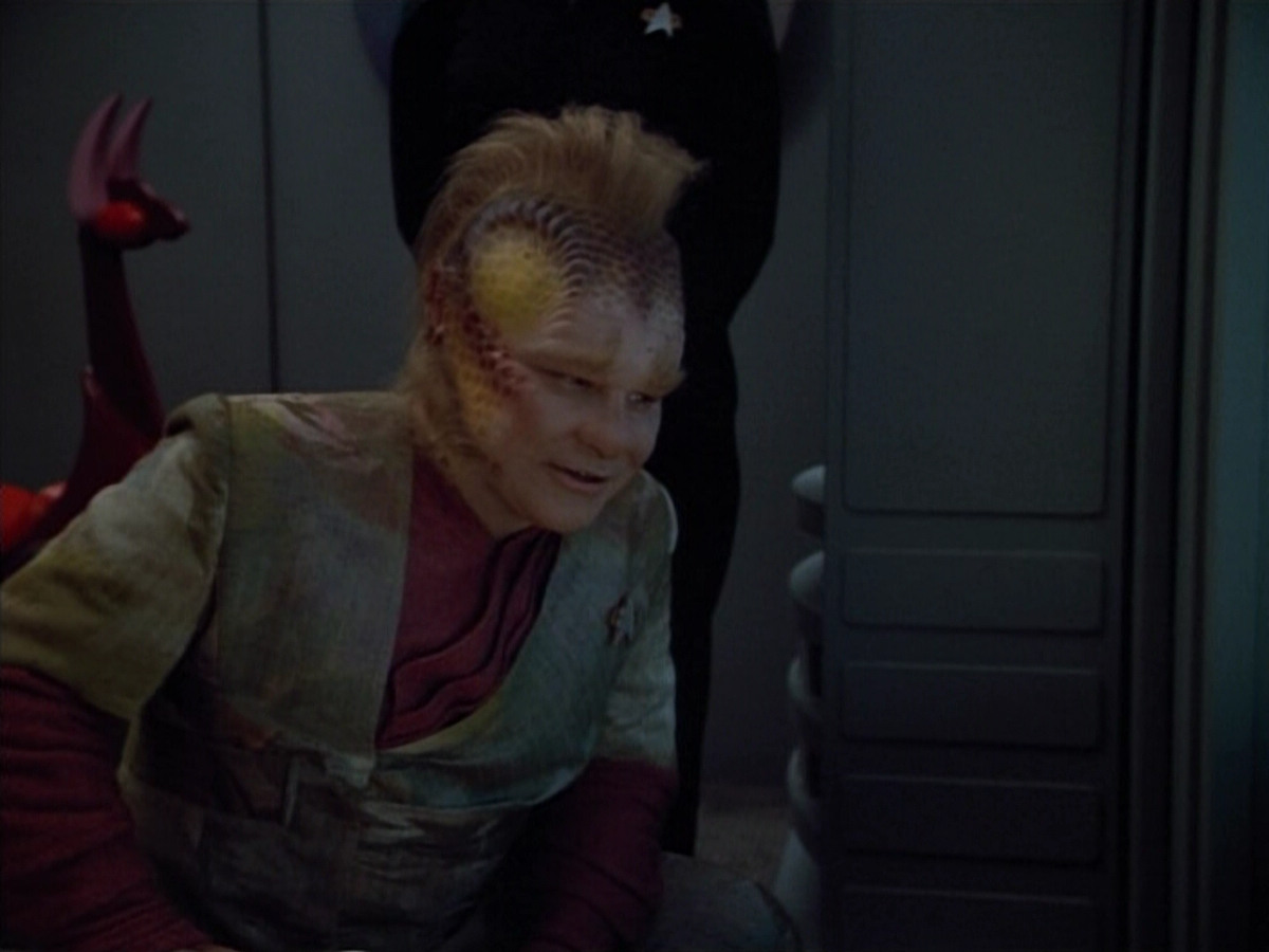 extant_StarTrek_VOY_4x12-MortalCoil_00296.jpg