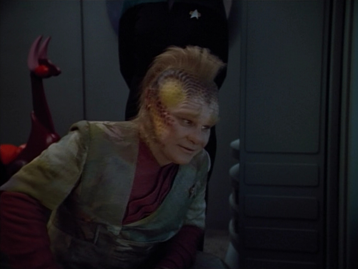 extant_StarTrek_VOY_4x12-MortalCoil_00300.jpg