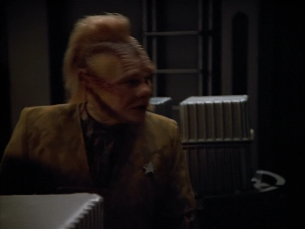 extant_StarTrek_VOY_4x12-MortalCoil_00354.jpg