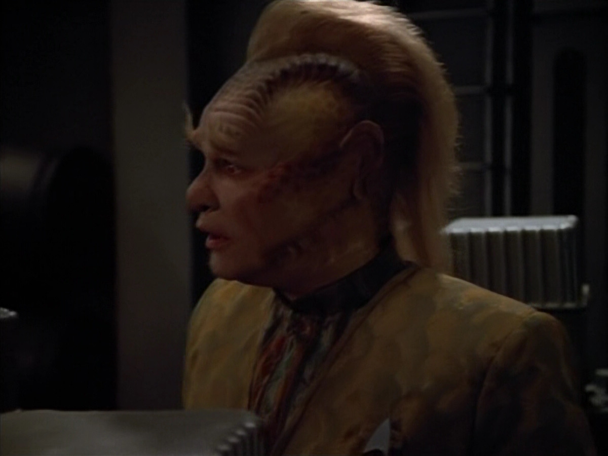 extant_StarTrek_VOY_4x12-MortalCoil_00357.jpg