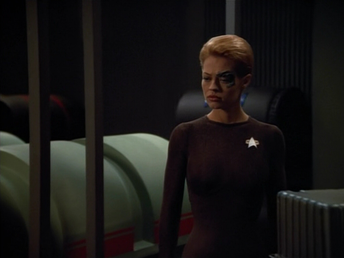 extant_StarTrek_VOY_4x12-MortalCoil_00362.jpg