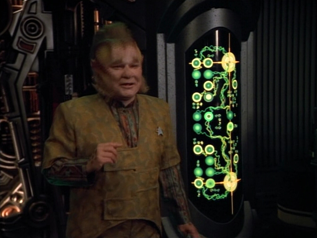 extant_StarTrek_VOY_4x12-MortalCoil_00370.jpg