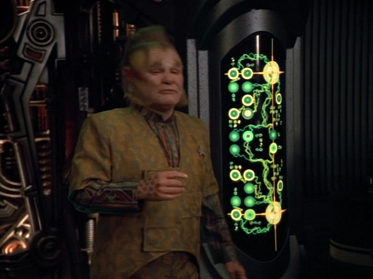 extant_StarTrek_VOY_4x12-MortalCoil_00372.jpg