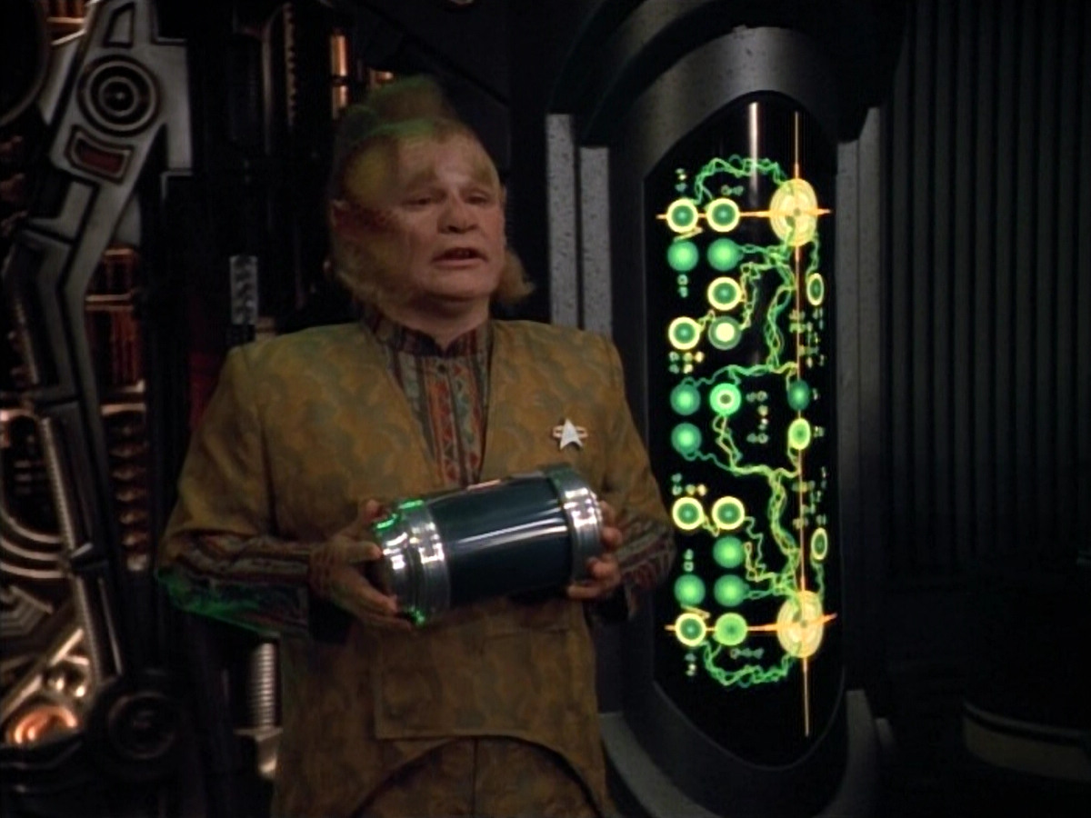 extant_StarTrek_VOY_4x12-MortalCoil_00396.jpg