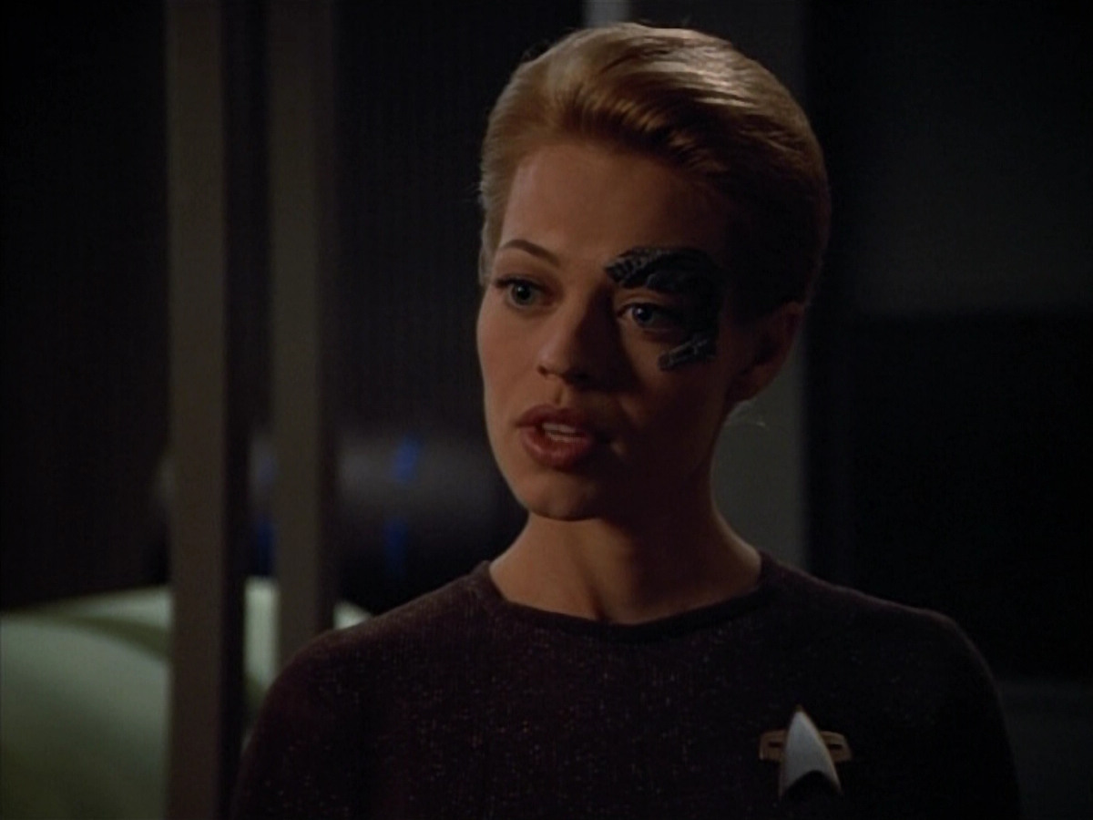 extant_StarTrek_VOY_4x12-MortalCoil_00398.jpg