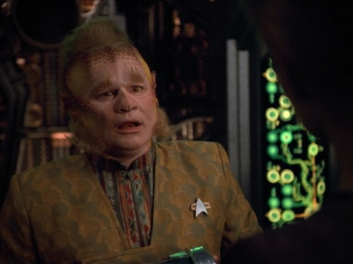 extant_StarTrek_VOY_4x12-MortalCoil_00414.jpg