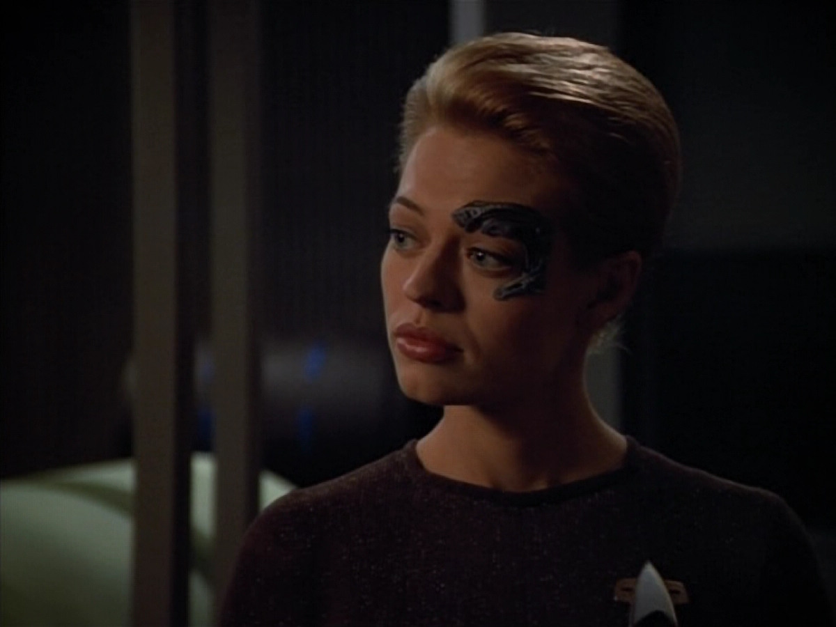 extant_StarTrek_VOY_4x12-MortalCoil_00447.jpg
