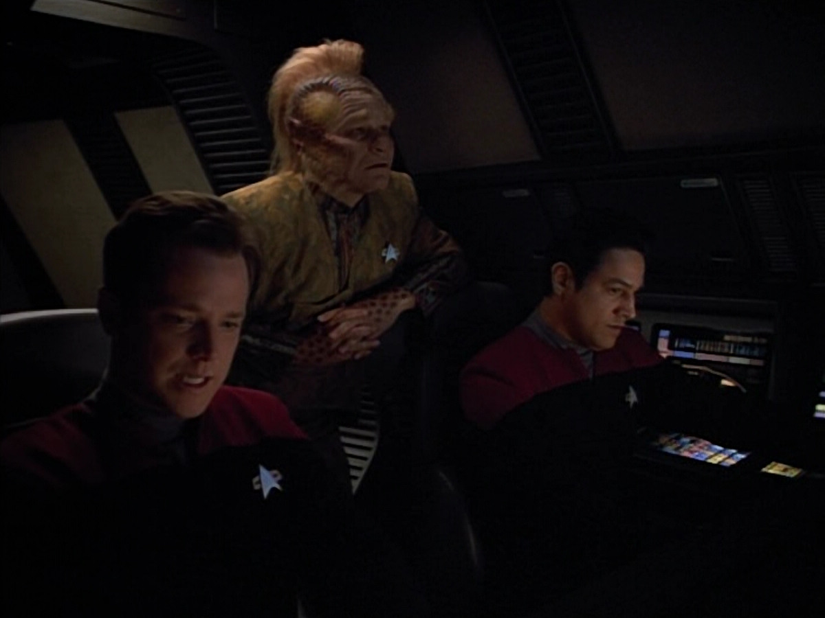 extant_StarTrek_VOY_4x12-MortalCoil_00488.jpg