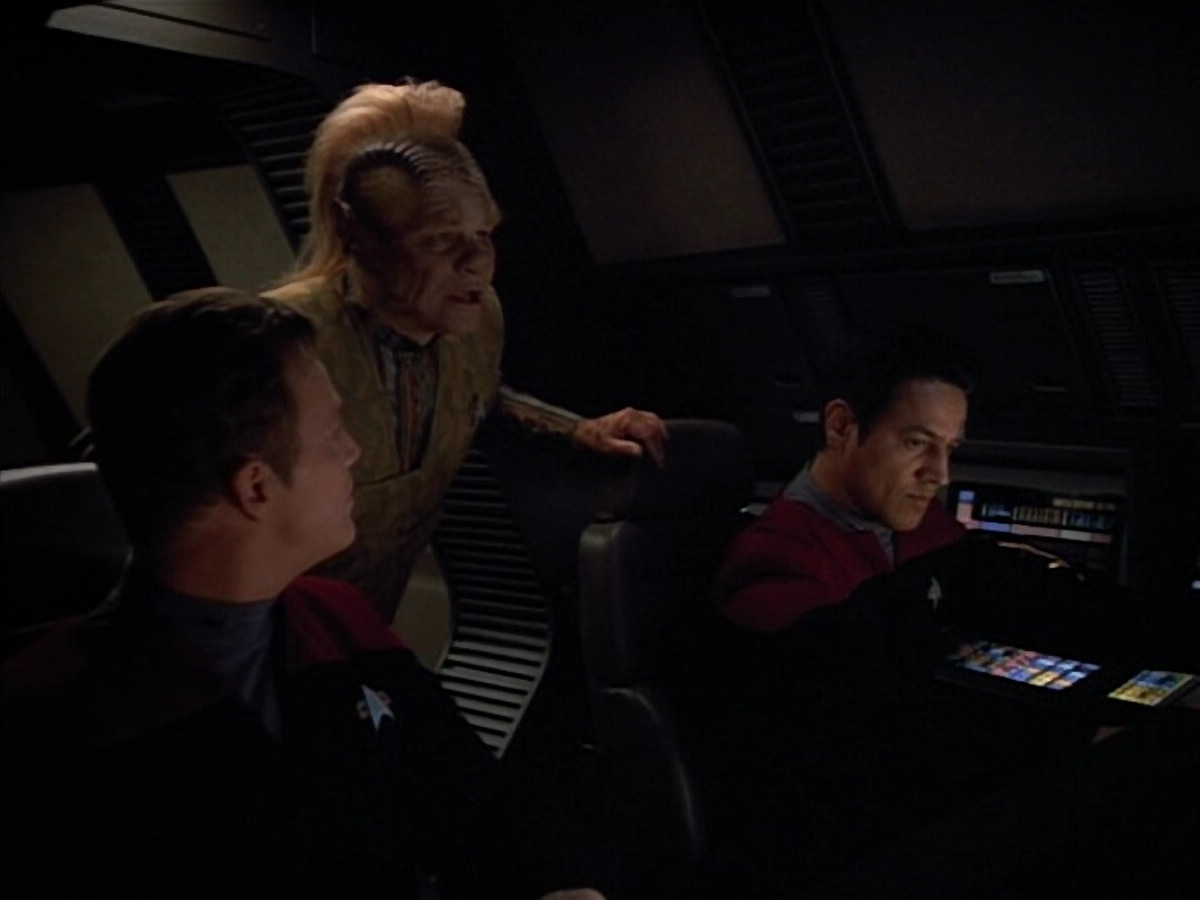 extant_StarTrek_VOY_4x12-MortalCoil_00498.jpg