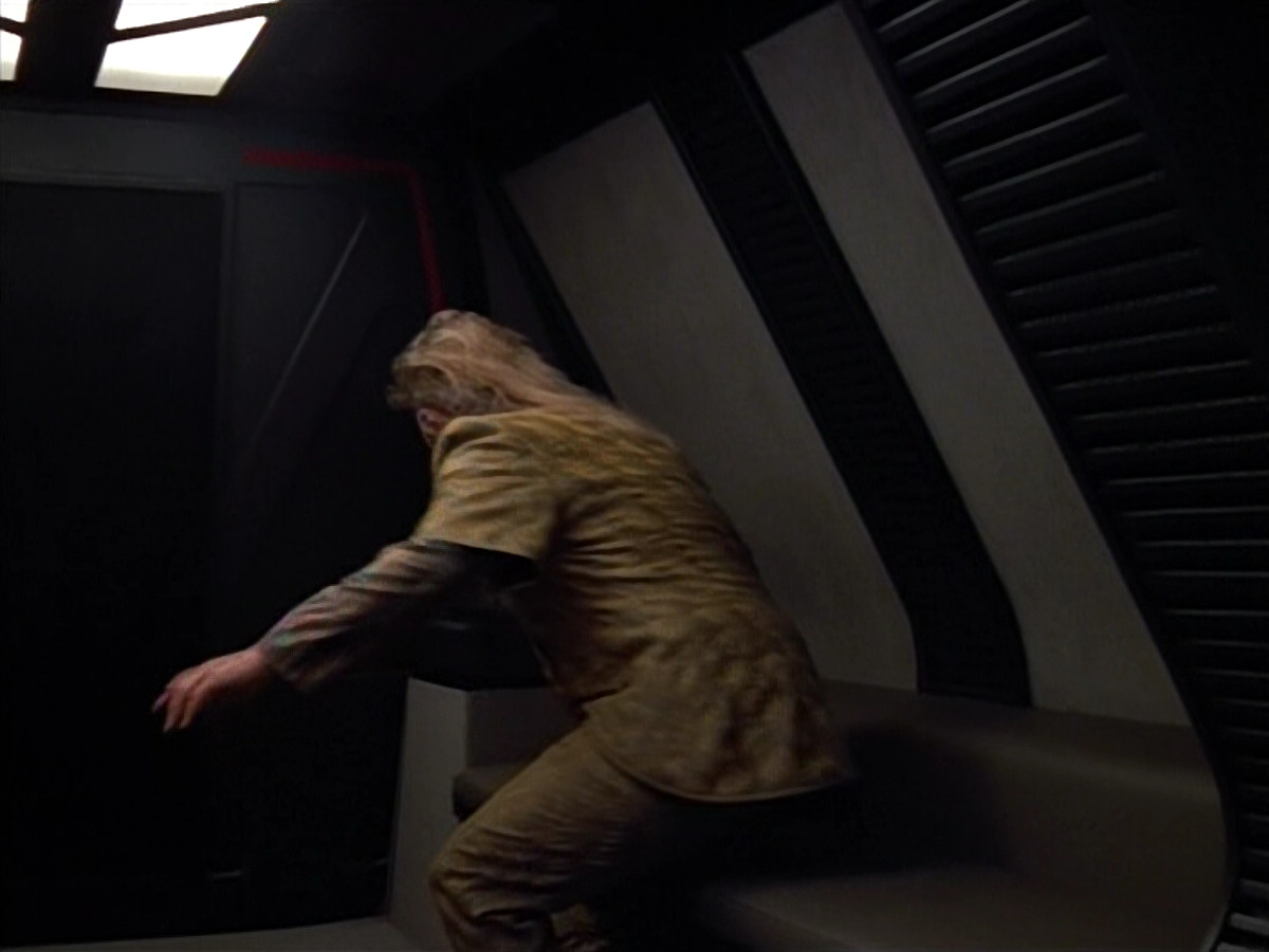 extant_StarTrek_VOY_4x12-MortalCoil_00503.jpg