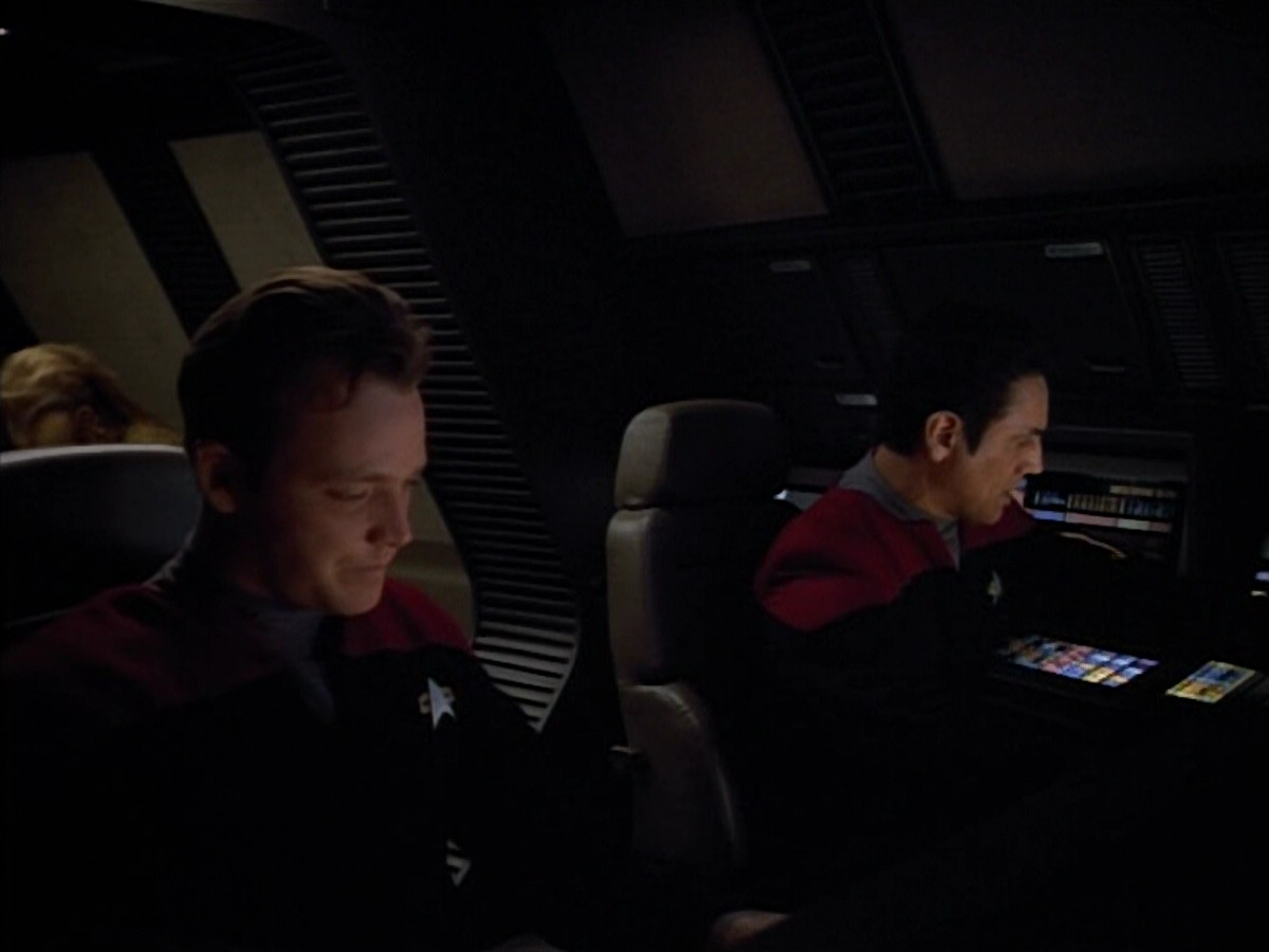 extant_StarTrek_VOY_4x12-MortalCoil_00530.jpg