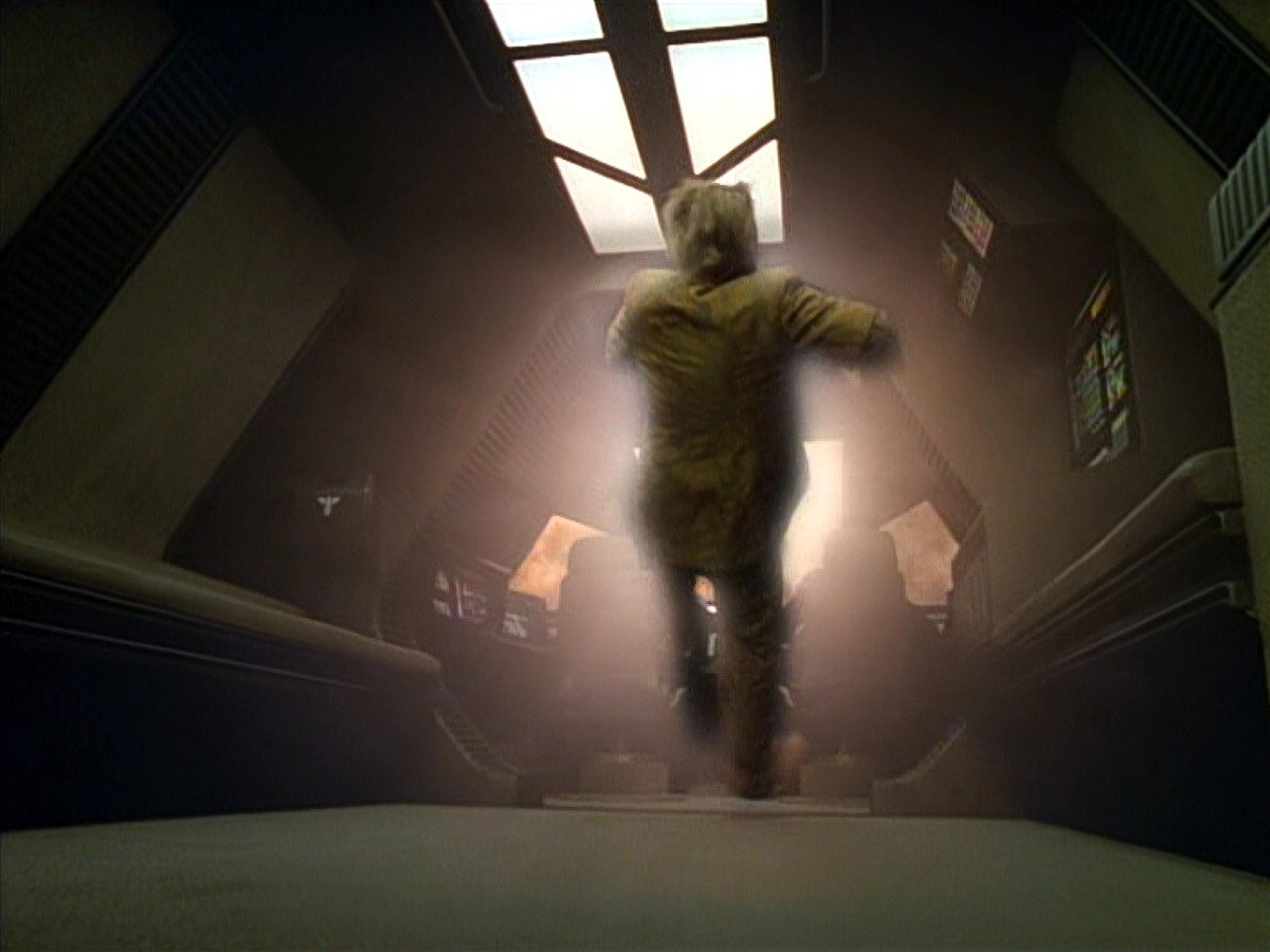 extant_StarTrek_VOY_4x12-MortalCoil_00540.jpg