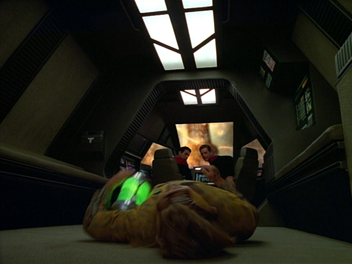 extant_StarTrek_VOY_4x12-MortalCoil_00543.jpg