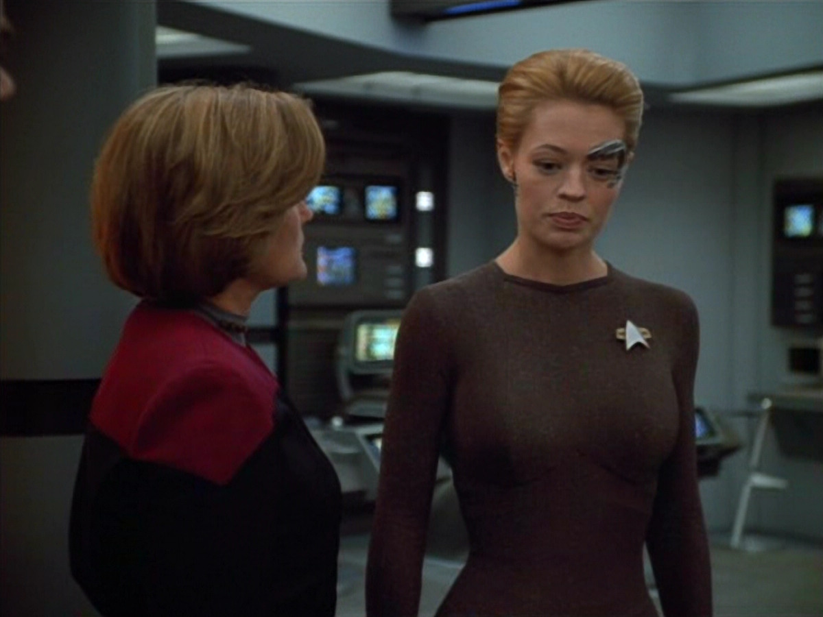 extant_StarTrek_VOY_4x12-MortalCoil_00898.jpg